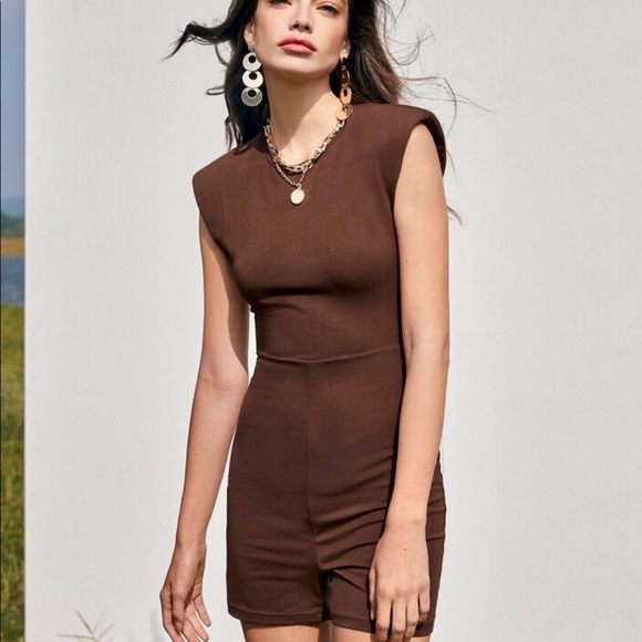 🎈 $5 Dressy Back Zip Romper 🎈 - Picture 2 of 6